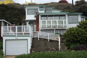 Picture of the exterior of Cottage #14, Crystal Cove State Park